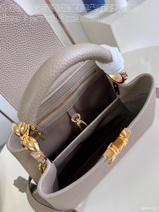 WIS LOUIS CAPUCINES VUITTON BB-27*18*9CM 0813